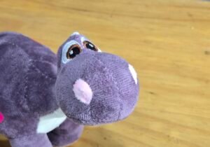 Peluche Dinosaurio Morado