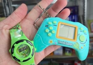Reloj Dinos con tetris